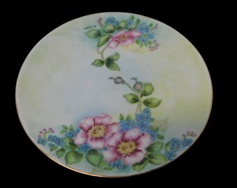 Vintage  Lorentz Hutschenreuther Germany Hand Painted Roses Flowers Decorative Plate. Signed