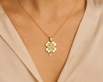 Collier trèfle à quatre feuilles, porte-bonheur plaqué or 14 carats, bijoux minimalistes délicats, cadeau de la Saint-Patrick pour elle, pendentif porte-bonheur