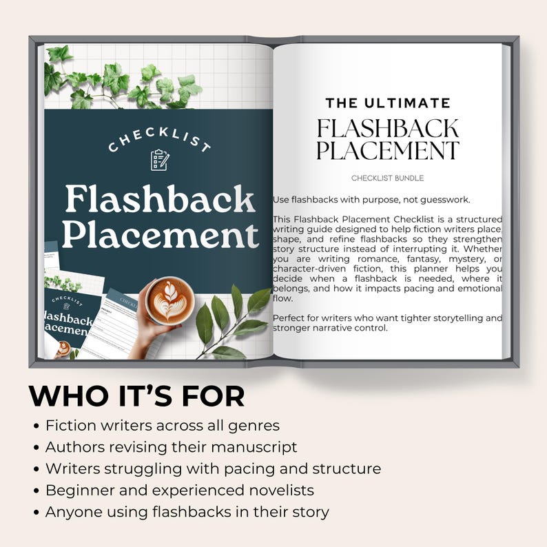 K&ouml;nnte beinhalten: Offenes Buch mit dem Titel "The Ultimate Flashback Placement". Die Seiten zeigen einen Text &uuml;ber einen Schreibleitfaden f&uuml;r Belletristikautoren. Eine Kaffeetasse und Gr&uuml;nzeug sind ebenfalls zu sehen.