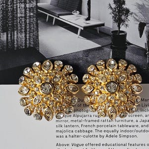 Vintage Christian Dior Signed Gold Tone Pave Crystal Sunburst Cluster Clip-On Earrings | 1970s–80s Runway Couture Statement Jewelry afbeelding 3