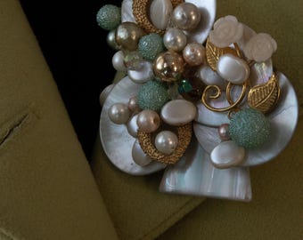 Broche de perlas vintage de la princesa Mara