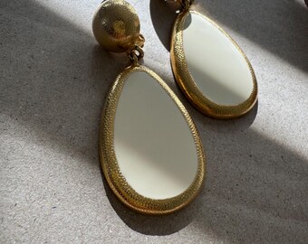 Pendientes vintage Ann Klein en oro y marfil con forma de lágrima / Pendientes llamativos de clip / Glamour de los años 90