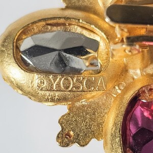 Pendientes de clip florales vintage de GERARD YOSCA / Joyería llamativa de los años 80-90 / Flor de cristal cabujón de amatista y vidrio rosa / Firmados YOSCA Go imagen 4