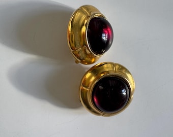 Pendientes de clip con cabujón de rubí con declaración vintage