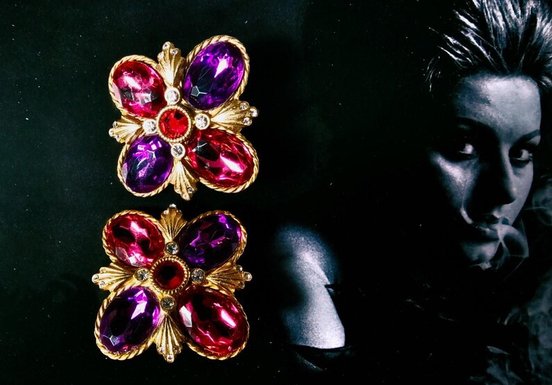 Pendientes de clip florales vintage de GERARD YOSCA / Joyería llamativa de los años 80-90 / Flor de cristal cabujón de amatista y vidrio rosa / Firmados YOSCA Go imagen 3