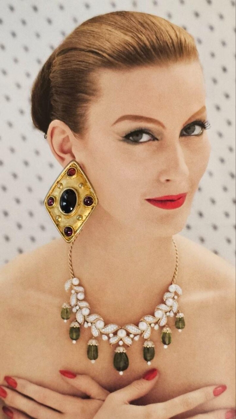 Pendientes vintage de los años 80 en tono dorado con forma de diamante / Cabujón negro y cristal de granate rojo / Joyería de fantasía bizantina llamativa con clip imagen 5
