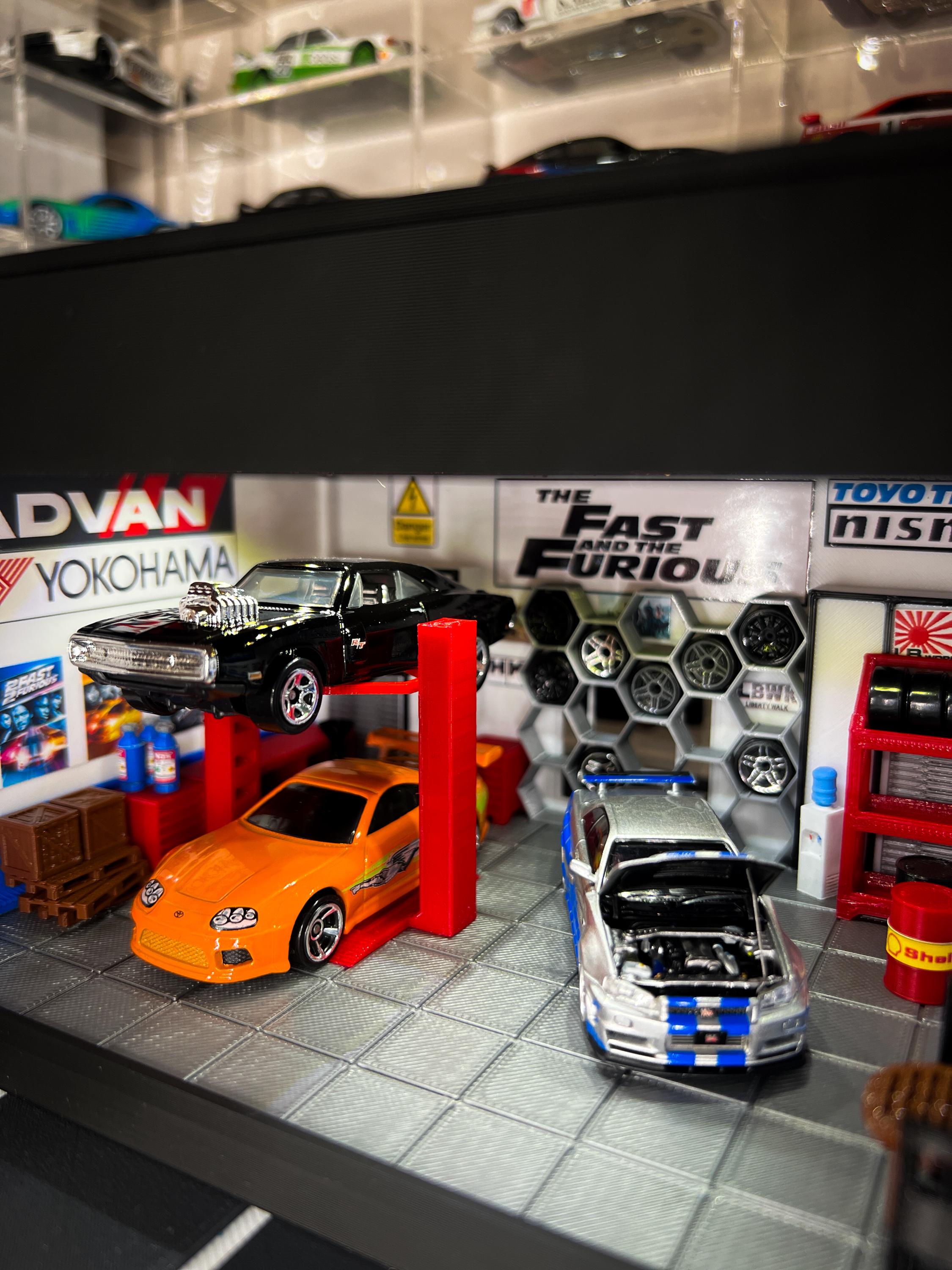 1/64 Scale Lighted Fast & Furious Themed Garage Diorama