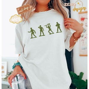 Camiseta Comfort Colors® de Toy Story del Ejército, Camisetas de Toy Story, Camiseta de Soldados del Ejército de Juguete, Camiseta Divertida de Toy Story, Camiseta de Hollywood Studios imagen 4
