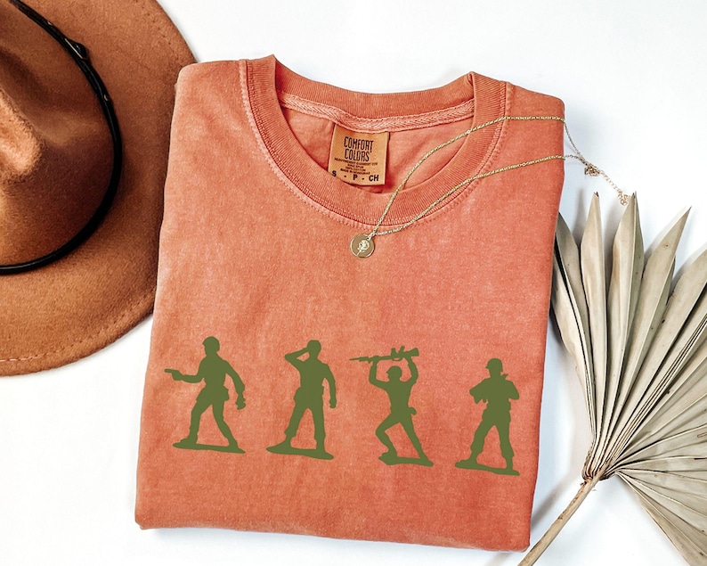 Camiseta Comfort Colors® de Toy Story del Ejército, Camisetas de Toy Story, Camiseta de Soldados del Ejército de Juguete, Camiseta Divertida de Toy Story, Camiseta de Hollywood Studios imagen 5