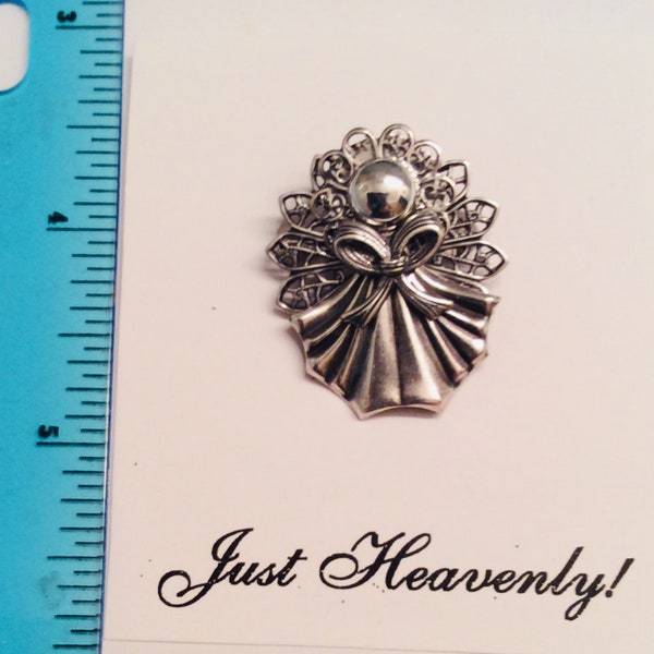 Adorable little guardian angel pin... hand made!