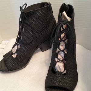 EILEEN FISCHER!  Textured Leather, Lace Up, Open Toe, Ankle Bootie….size 8