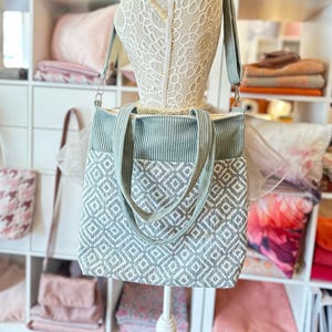 High-quality lime green corduroy bag with patch pocket, handmade, dirt-repellent fine corduroy material, with and without strap, inner lining