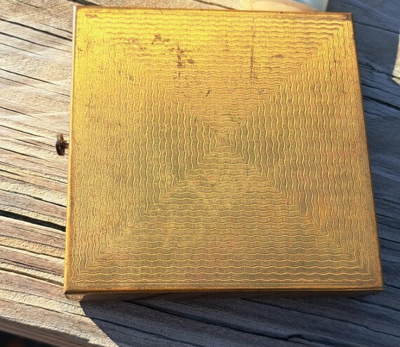 Makeup Compact with mirror - image 5