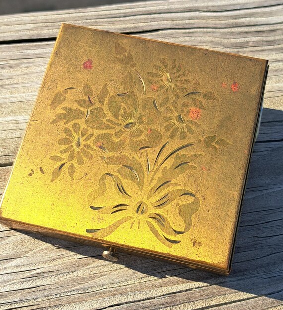 Makeup Compact with mirror - image 6