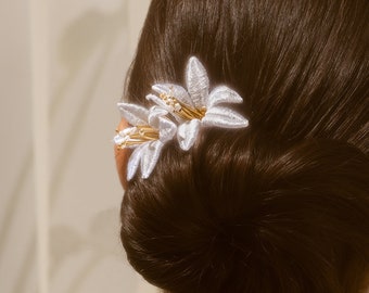 Peigne à cheveux -LILIUM- accessoire à cheveux floral de dentelle bijoux de tête fleur lys barrette lis épingle à chignon mariée marriage