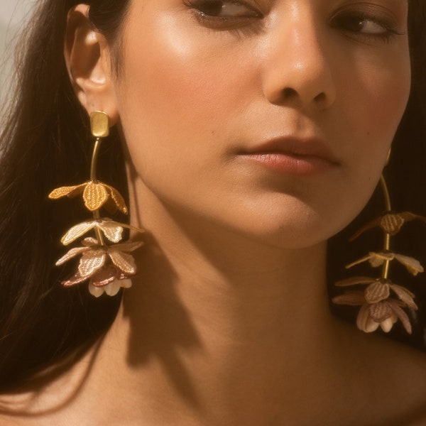 Lace & shell floral earrings -MUSACEAE EARRINGS- statement earring Long dangling flower botanical gardenia chunky bridal cowrie seashells