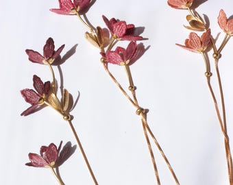 Lace flower necklace -TIARÉ- Long floral gardenia bolo Y style statement necklace. Adjustable lariat with romantic boho botanical aesthetic.