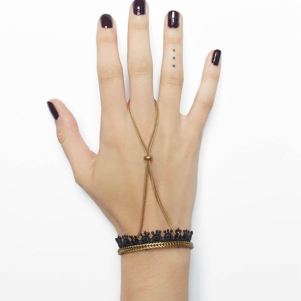Bracelet en dentelle - HIKORI - Dentelle noire ou bordeaux bracelet boho gypsy et statement bijoux originale et simple fait à la main