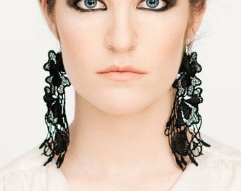 Lace earrings - Poison Ivy Tangled Vines (in black or gray)