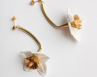 Daffodil flower statement earrings -JONQUILLES EARRINGS- Hand dyed vintage lace & brass long botanical floral design chunky earring Spring