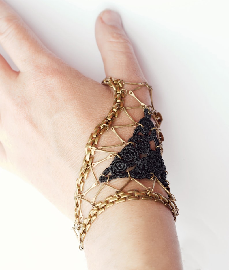 Handlet Chain Lace Bracelet -REFRACTION- Thumb Chain Handlet Slave Bracelet Black ...