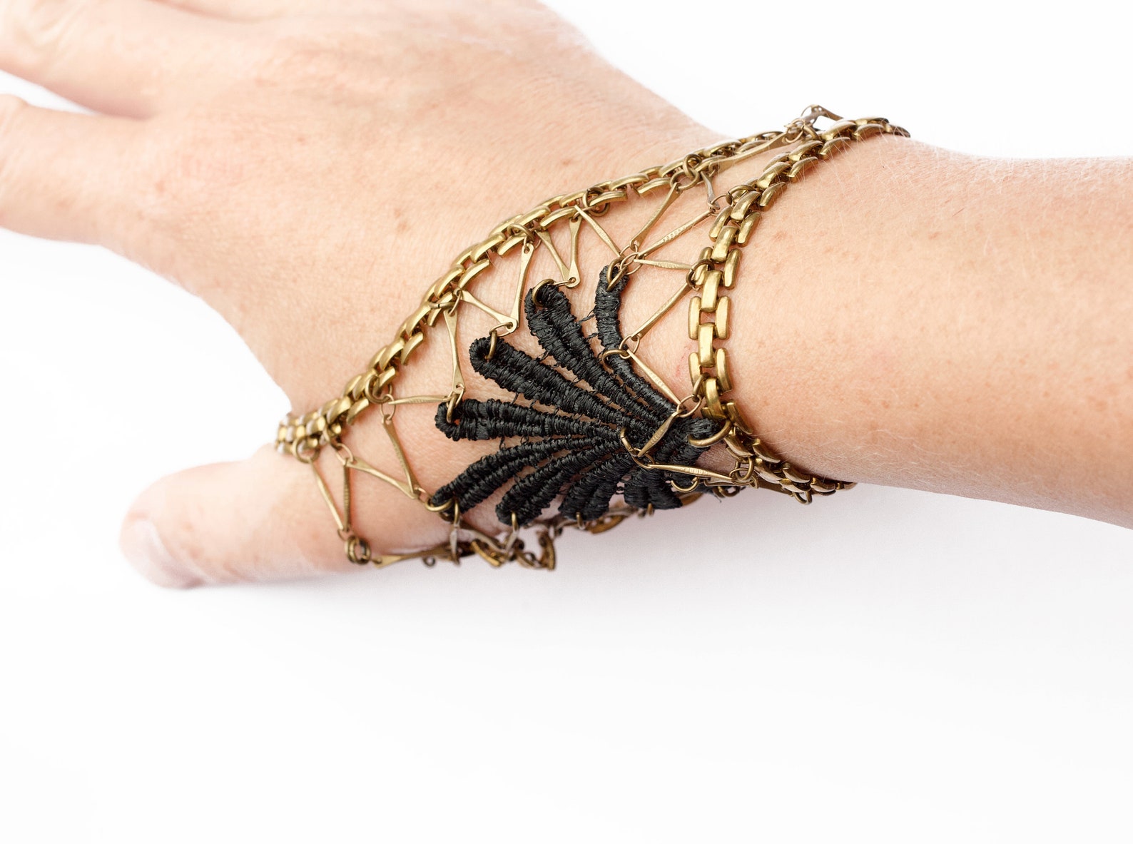 Handlet Chain Lace Bracelet -REFRACTION- Thumb Chain Handlet Slave Bracelet Black ...