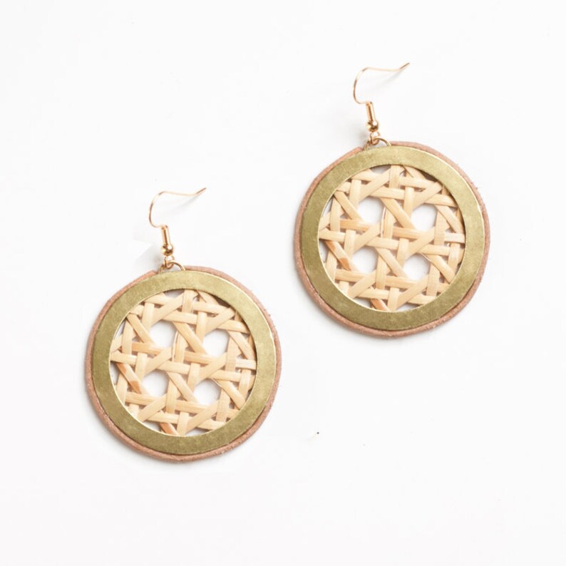 Rattan circle earrings ROTAN MEDALLION Geometric statement wicker & raw brass earrings vintage bamboo boho disk contemporary earrings image 2