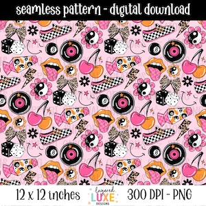 Könnte beinhalten: Ein nahtloses digitales Download-Muster auf rosa Hintergrund. Das Design zeigt Kirschen, Würfel, Turnschuhe, Lippen und Blumen. Der Text "12 x 12 Zoll" und "300 DPI - PNG" ist ebenfalls enthalten.