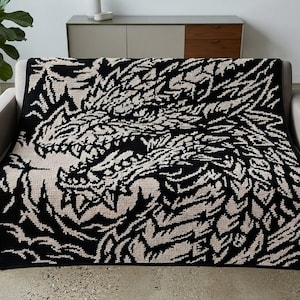 Medeltida drakemönster virkad filt | Grafisk pläd | Tätt rutmönster | Gotiskt afghanskt motiv | Heroisk fantasidesign