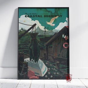 Puede incluir: Impresión artística de pared de estilo vintage que representa una escena costera. La obra de arte representa un muelle de pesca con peces colgando, un barco y una gaviota volando. El texto "Drive the Historic Coastal Highway" está en la parte superior, con un marco oscuro.