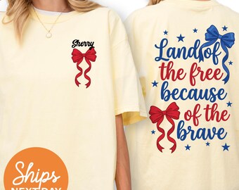 Camiseta "Tierra de los Libres Gracias a los Valientes", Camiseta Coquette USA con Lazo, Camiseta Patriótica para Mujer, Regalo del 4 de Julio
