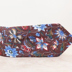 Chloé Floral Silk Tie / Beautiful Flower Power Design on Dark Background 100% Silk w 3.5" Width/ Great Colors and Condition