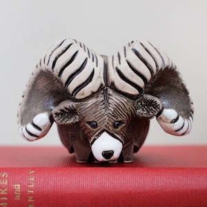 Rinconada Big Horn Sheep #152 Sculpture / Retired Rinconada Ceramic Figure /Uruguayan Heritage USA/ Collectable Art Pottery Ram