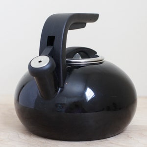 Black Enamel Whistling Tea Kettle/ Nice Enamelware MCM Saucer Shaped Kettle w Floating Handle/ Working Whistle w Great Color & Shape
