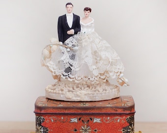 Vintage Wedding Cake Topper/ Vintage Brunette Bride & Groom Circa 1950s Dated on Base/ Unique Lace Applied to Ceramic Wedding Cake Topper