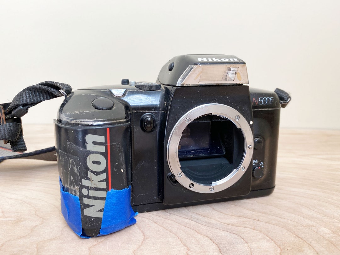 Appareil photo argentique Nikon N5005 35 mm pour pièces ou réparation/boîtier d