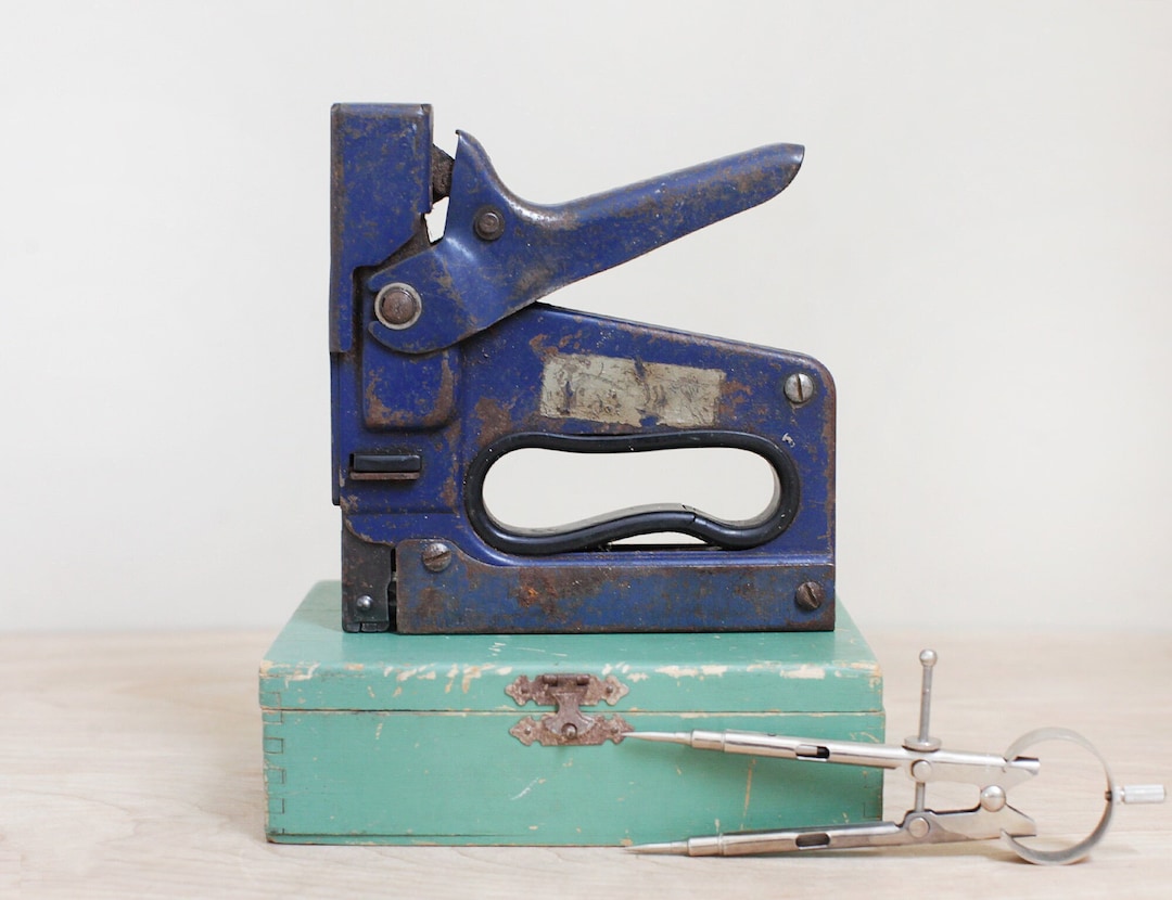 Bostitch Staple Gun in Blue / T5 1950s Stapler Tacker Made in the USA