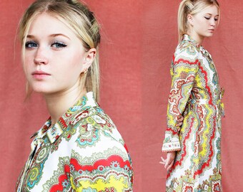 McMullen Paisley Shirtwaist Dress Size M/ Fun 60s Era Textile w Original Tag / Cute Hidden Button Front Shirtwaist Dress