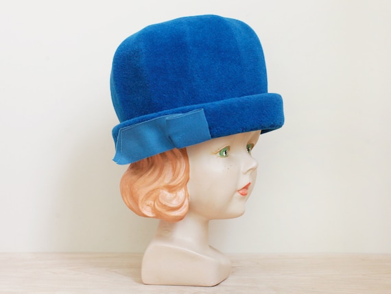 Merrimac Cloche Hat in a Stunning Aqua Blue/1920s… - image 2