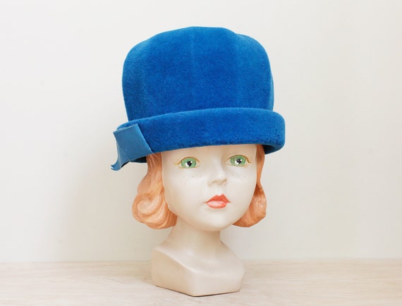 Merrimac Cloche Hat in a Stunning Aqua Blue/1920s… - image 1