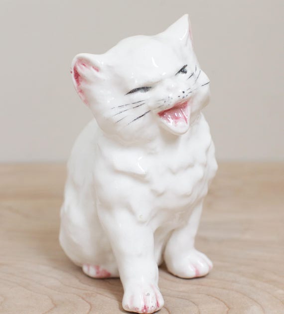 Royal Dux Hissing Cat Figurine/ HTF 1930s Czechoslovakian Pottery