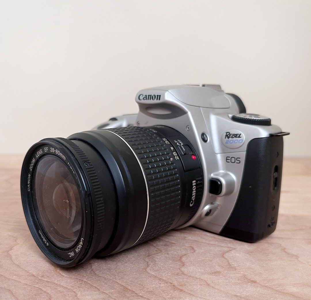 Canon EOS Rebel 2000/SLR 35mm Film Camera With Nice Auto Focus 2880mm