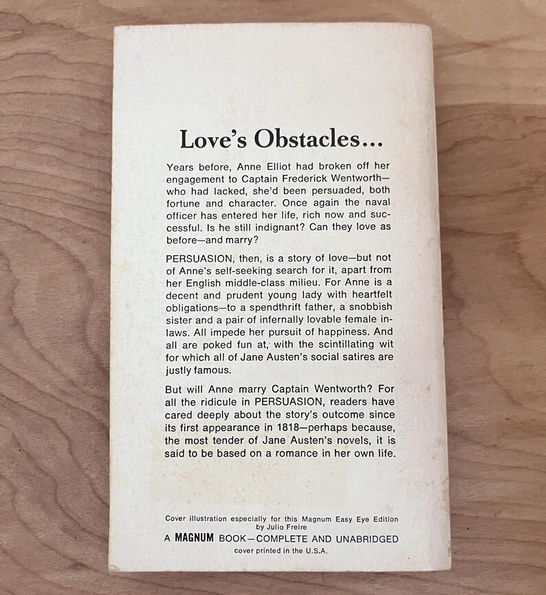 Op de afbeelding: De achterkant van een vintage paperback met de titel "Love's Obstacles". De tekst beschrijft het plot van een romantische roman, met personages als Anne Elliot en Captain Frederick Wentworth. Het boek is een Magnum Book, compleet en ongeknipt.