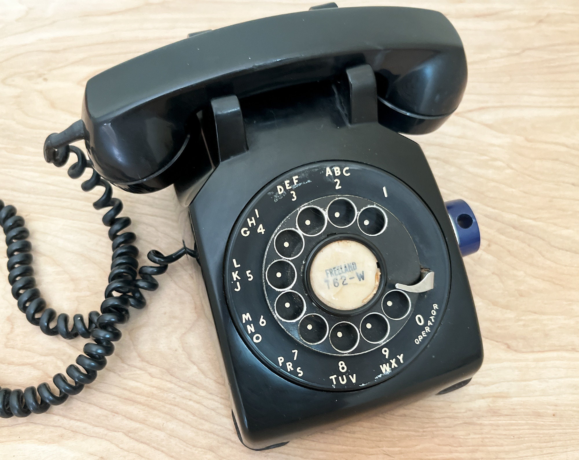 Téléphone à cadran rotatif électrique Western noir / Téléphone à cadran  vintage classique / Grand décor, ensemble ou accessoire photo du milieu du  siècle des années 1950 -  France