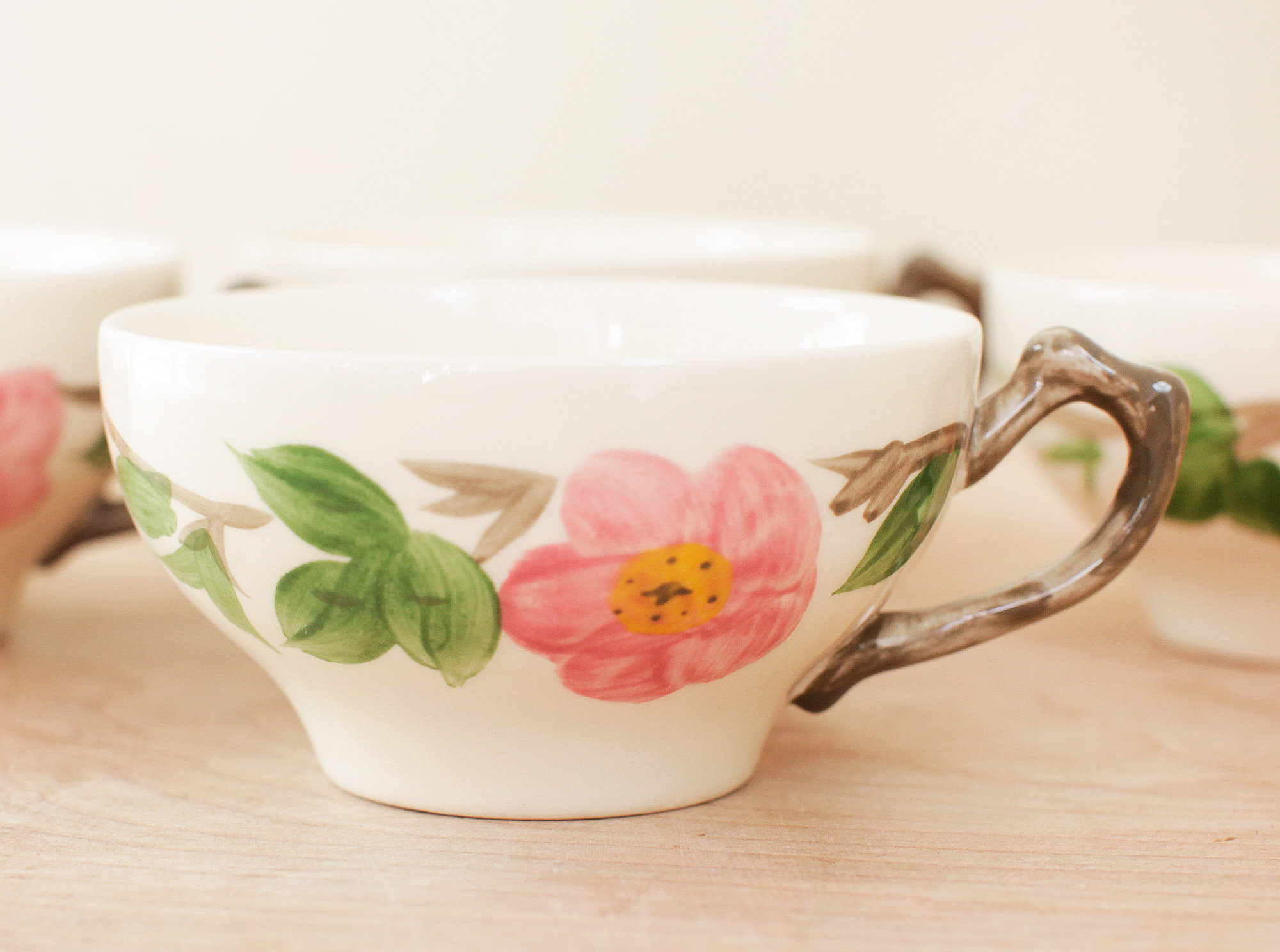 Sets of 4 Franciscan Desert Rose Cups & Saucers/pretty Sets of 4 Franciscan Desert Rose Cups & Saucers/pretty