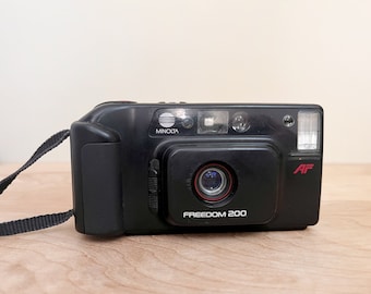 Minolta Freedom 200 AF 35mm Film Camera / Very Nice Auto Focus Easy to Use Point & Shoot Camera/ Fully Tested