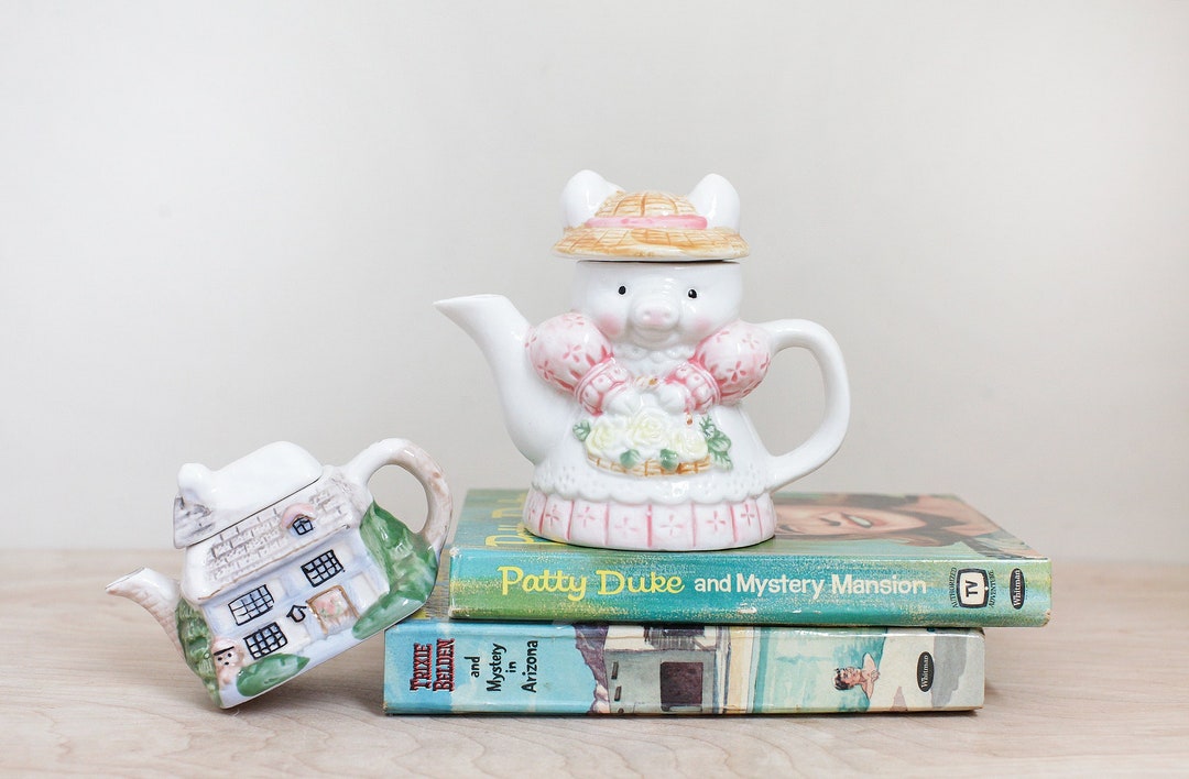 Set of Two Tiny Teapots / Cute Little Lady Pig and Small Cottage Shaped