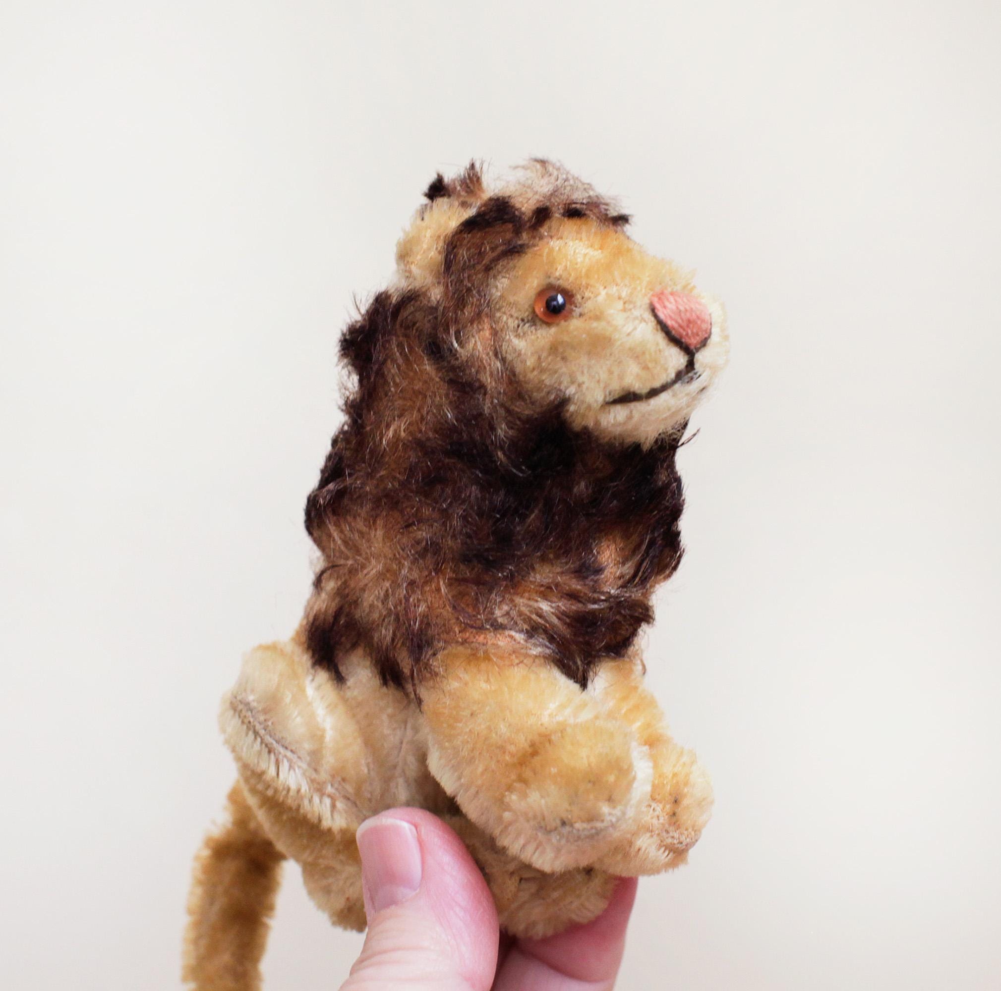 Lion vintage Steiff des années 1950, lion en mohair, peluche