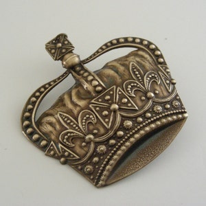 Vintage Brass Crown Pendant: French Fleur De Lis DIY Necklace