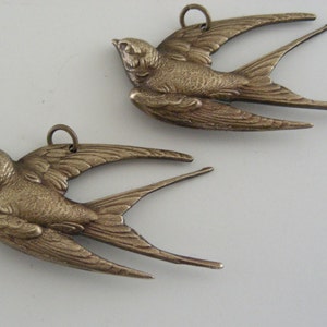 Pendant - Large Swallow Bird -  Vintage Brass - 2 pcs - Stampings - DIY Earrings